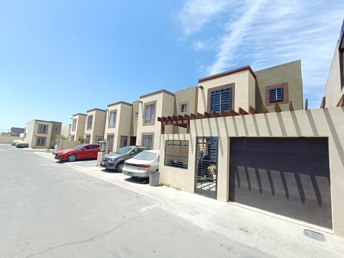 ¡Casa en renta en excelente ubicación Lomas de Terrabella!