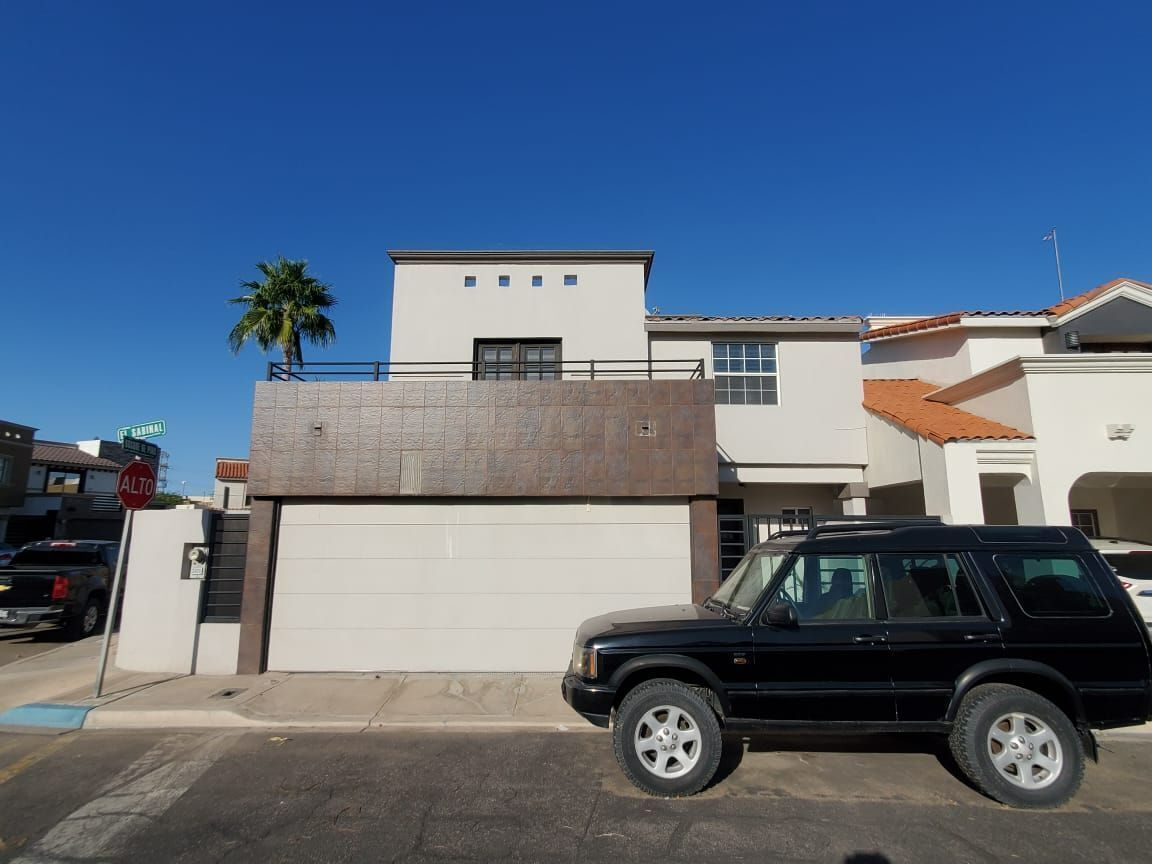 Moderna residencia en Venta en Bosque del Sol