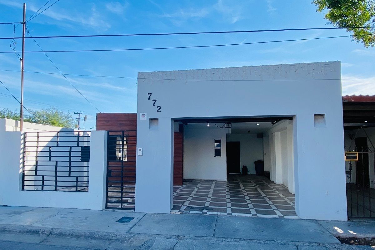 Cómoda casa en Renta en Fracc. Jardines de Lago. A unos minutos de Blvd. Anáhuac