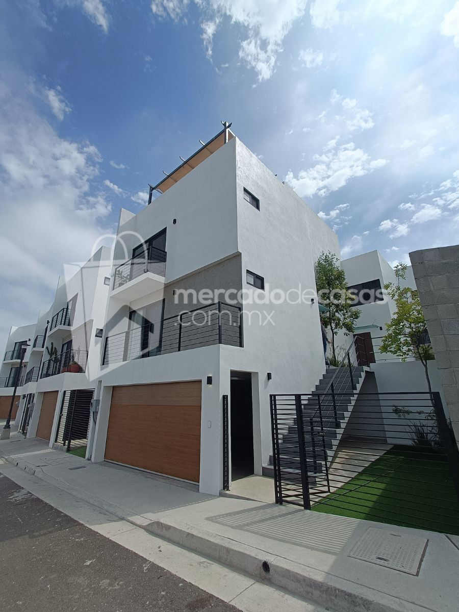 Casa en venta en residencial con vista al mar