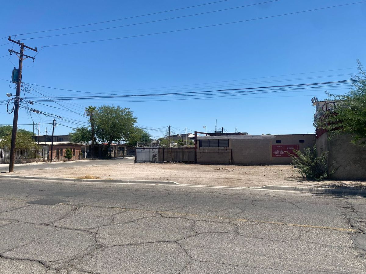 Venta de terreno en el Conjunto urbano Universitario