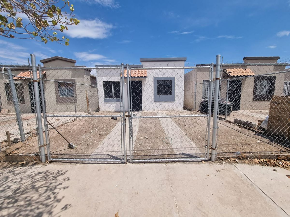 Oportunidad para adquirir casa en Lomas Altas