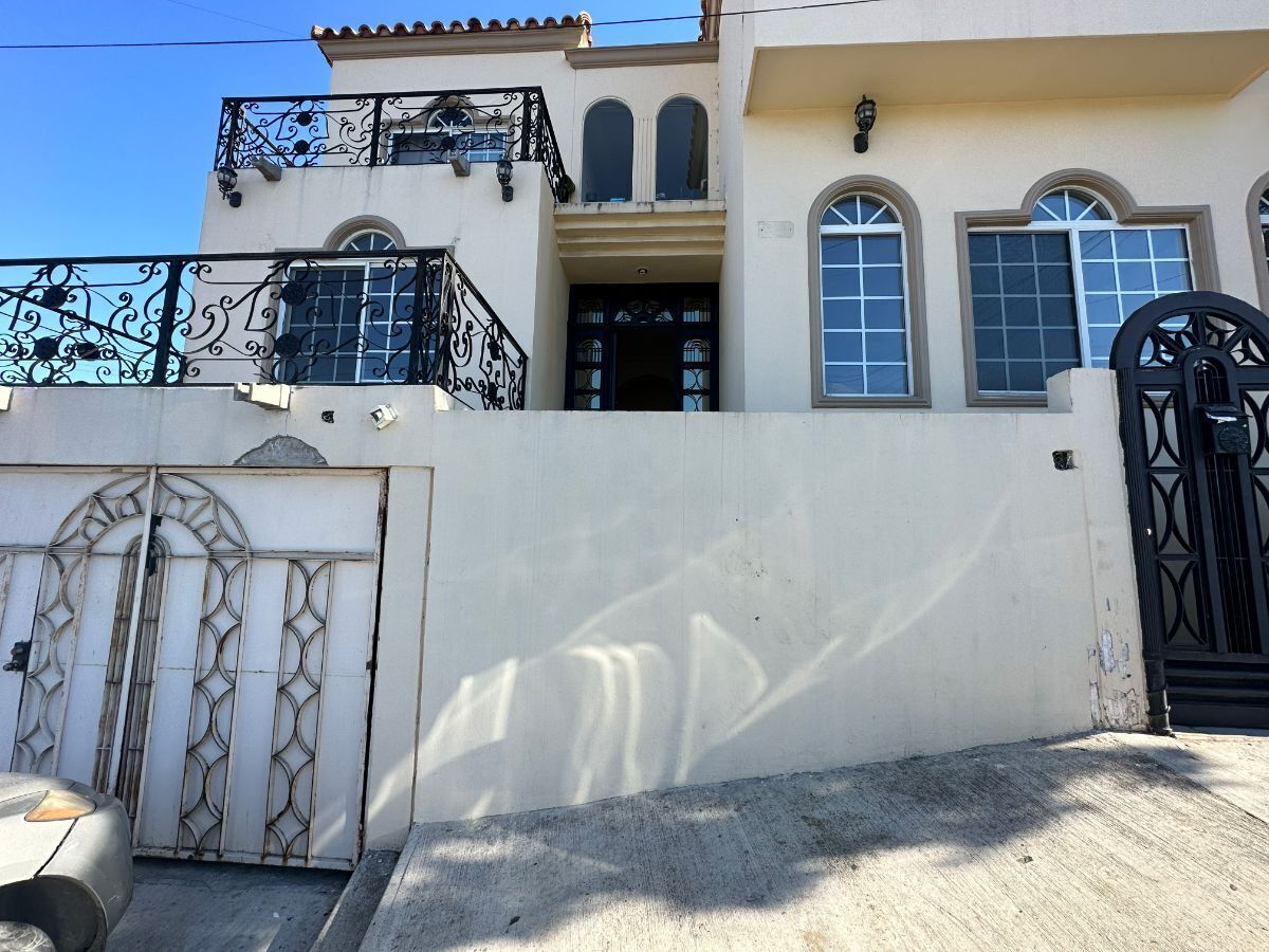 ¿Buscas casa en renta? tenemos una opción en la Colonia Azcona