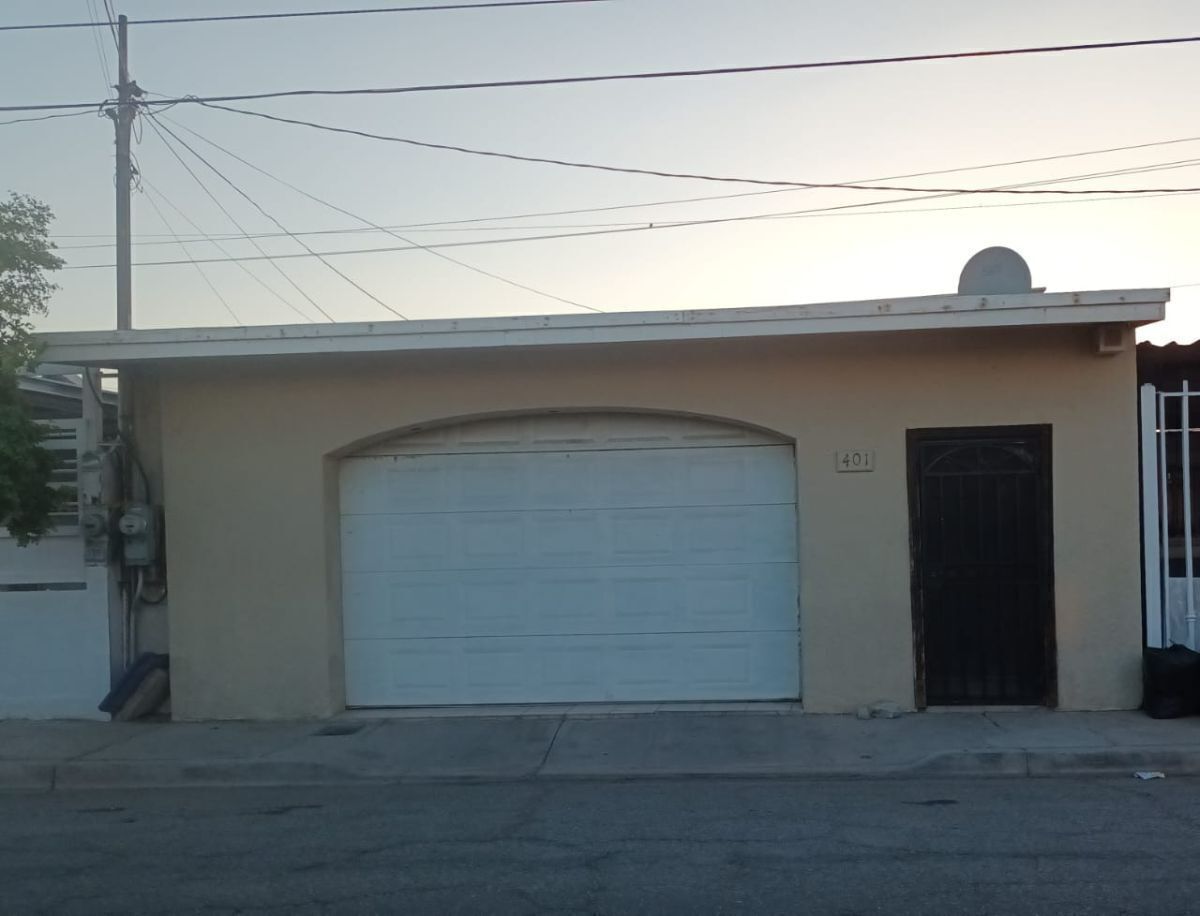 Vive en una excelente ubicación en C. Novena; Casa en venta en Villas del Palmar