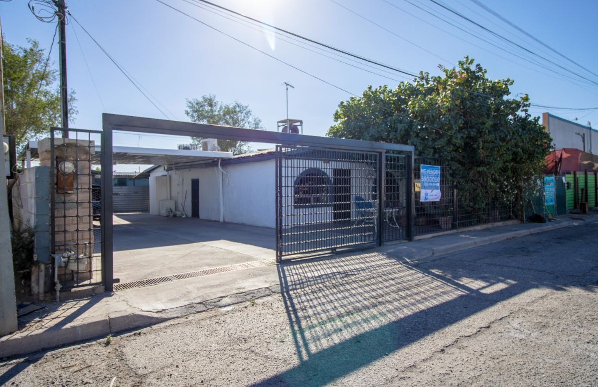 Casa Céntrica de venta en la Colonia ProHogar!
