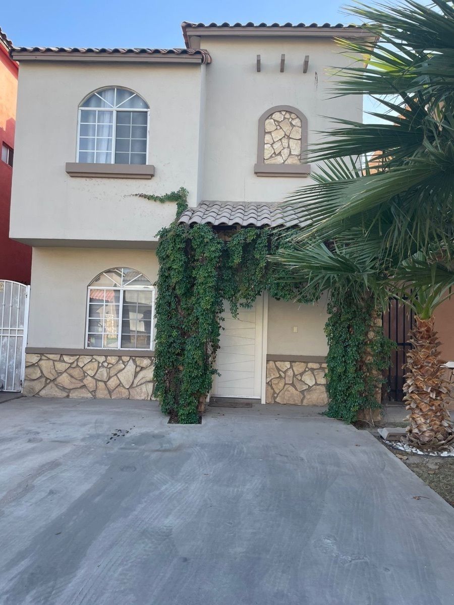 ¡Oportunidad imperdible: Casa en Venta dentro de Camino Viejo!