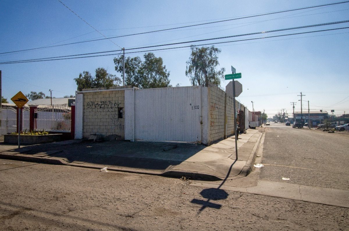 ¡Construye tu futuro hoy en Conj. Urbano Esperanza ; terreno en venta de 212m2!!