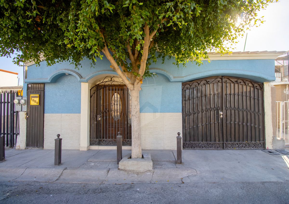 ¡Encantadora Casa en Renta en Las Flores!