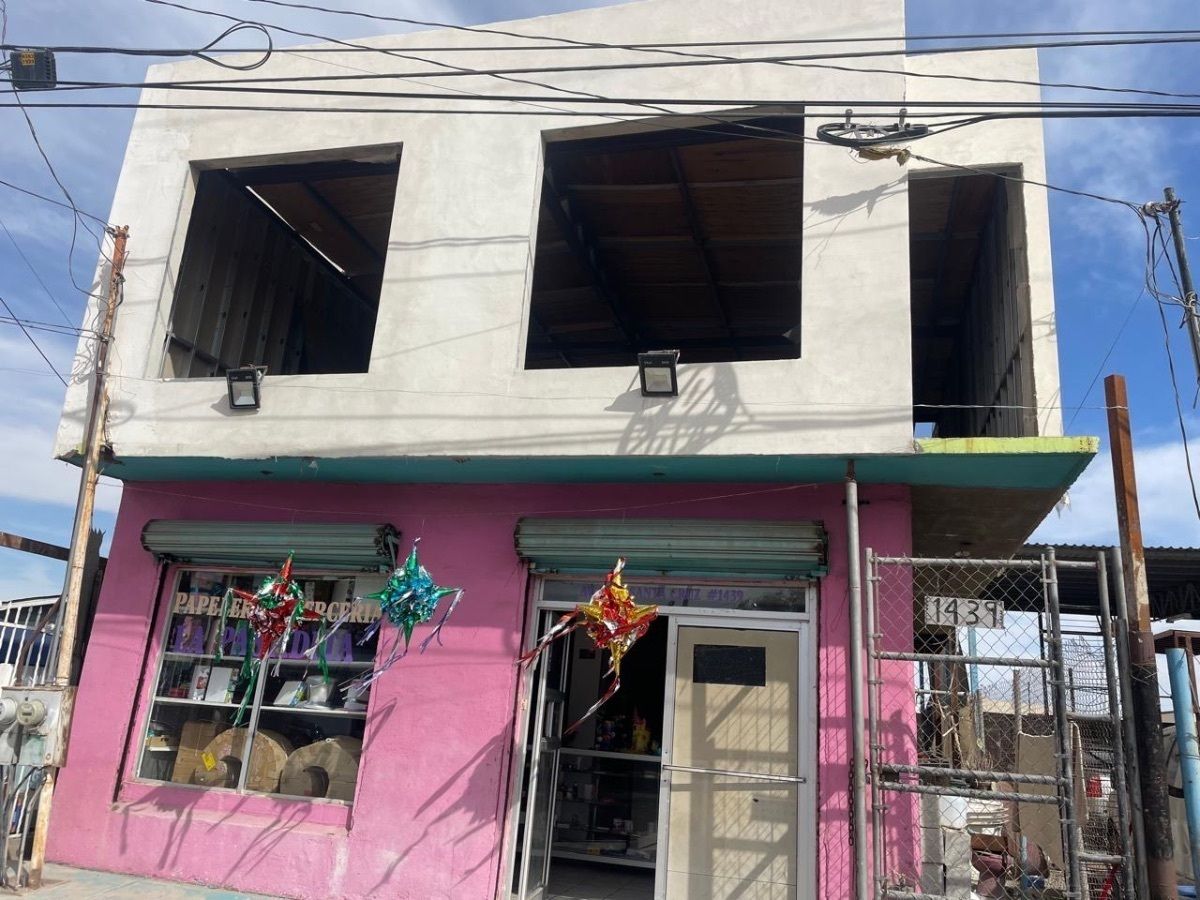 ¡Adquiere Casa con local incluido; perfecto para inversión!