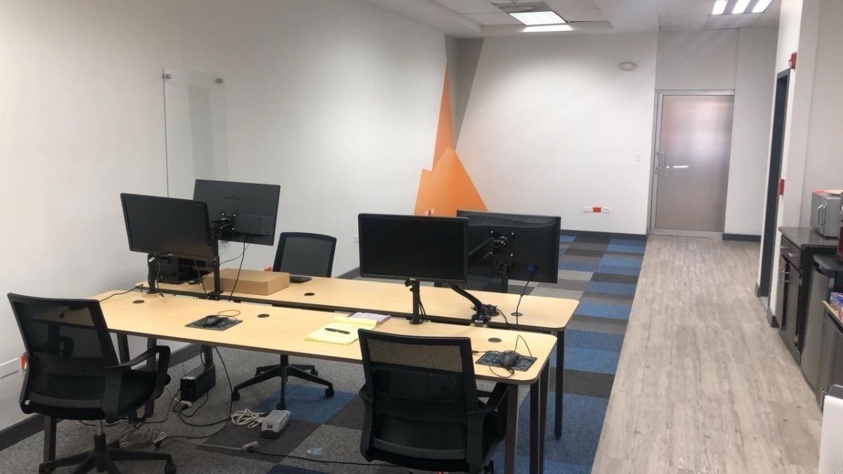 ¡¡!! EN RENTA OFICINAS, EN BLVD LAZARO CARDENAS!! – 24