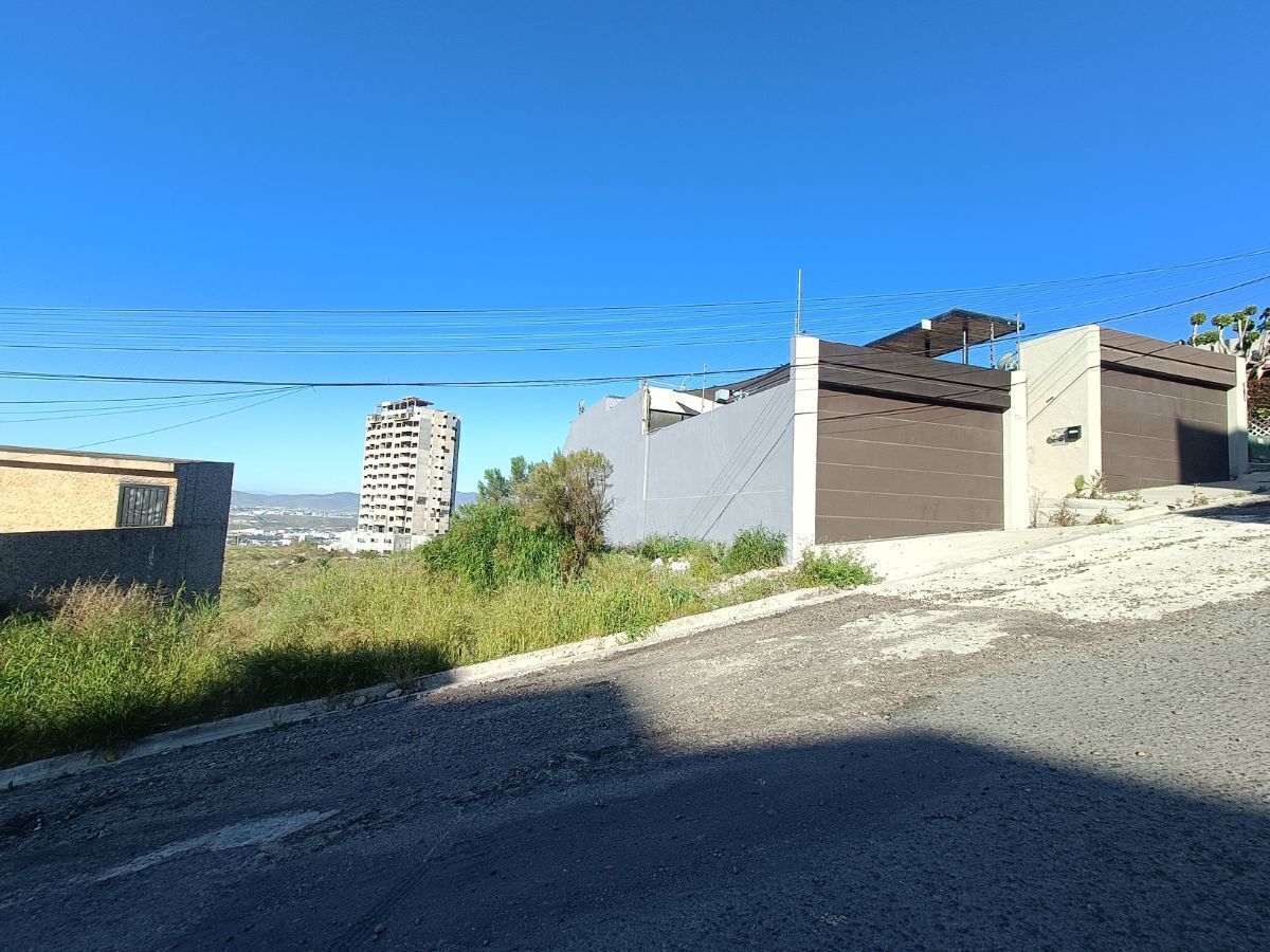 Terreno en venta en Colinas de Agua Caliente!