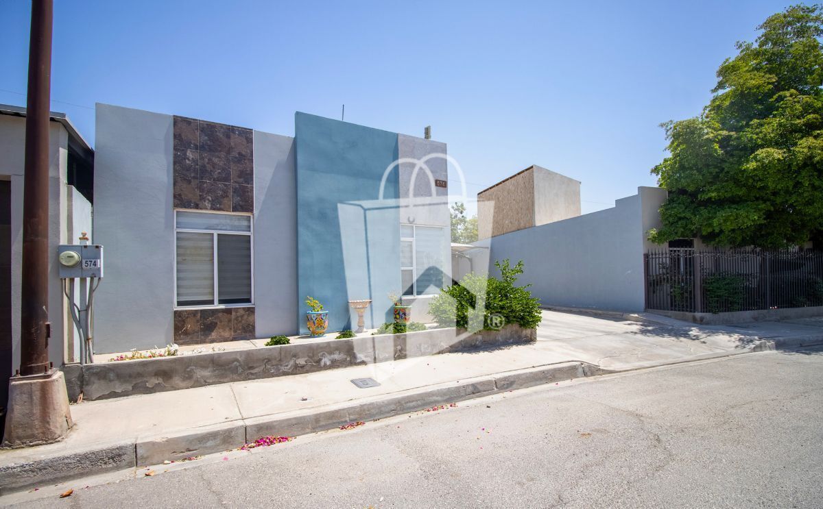 ¡Vive en cercanía a todo; Casa en venta dentro de Villa Mediterranea!