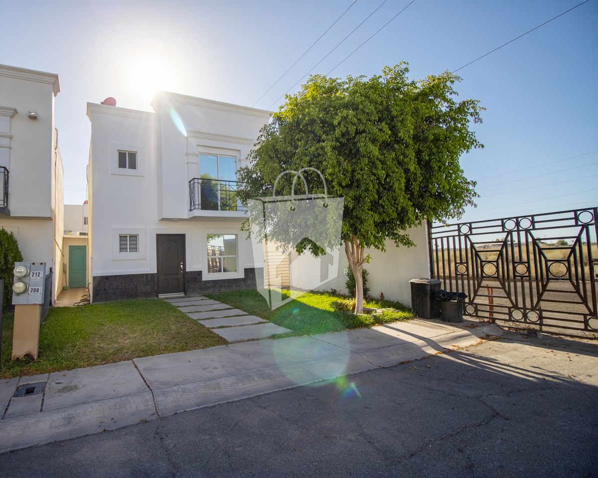 ¡Gran oportunidad! Casa con departamento en venta dentro de Residencial Natura!