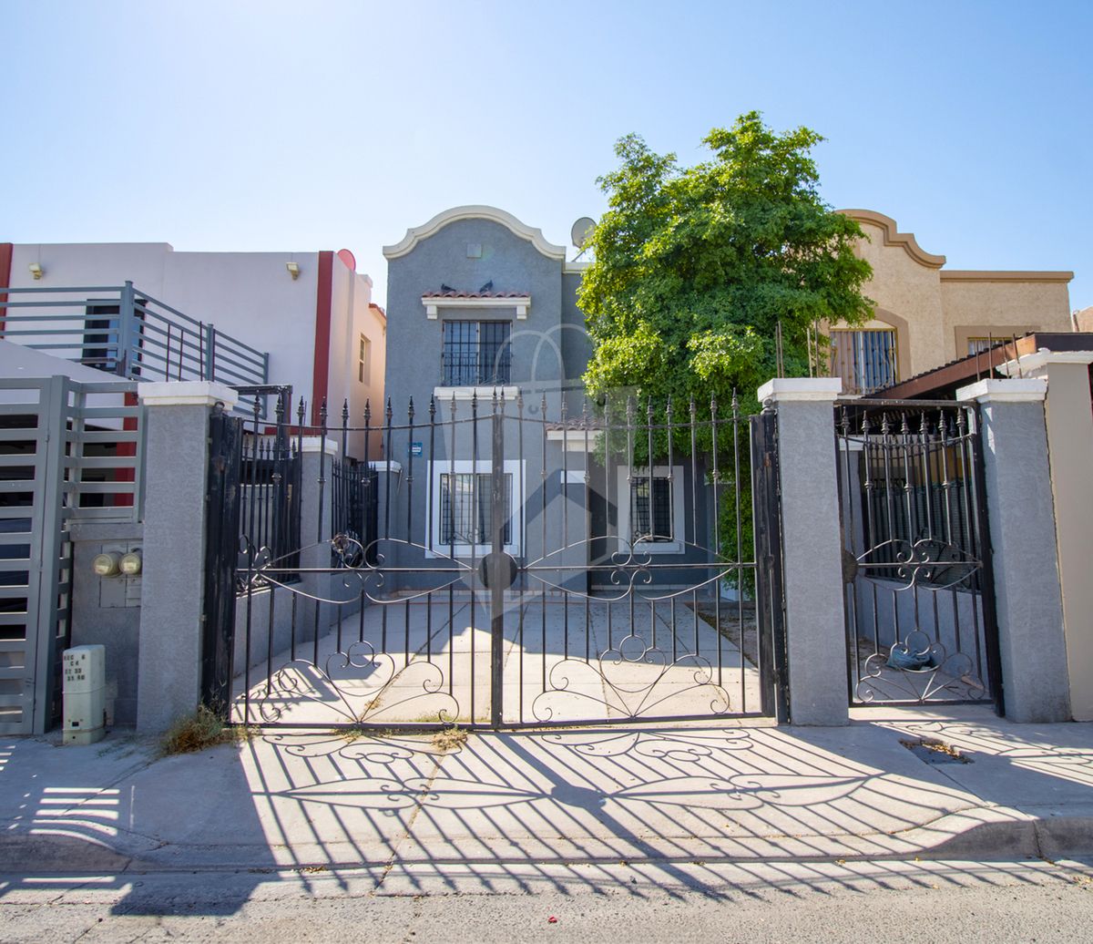 ¡Renta dentro de Venecia Residencial!!