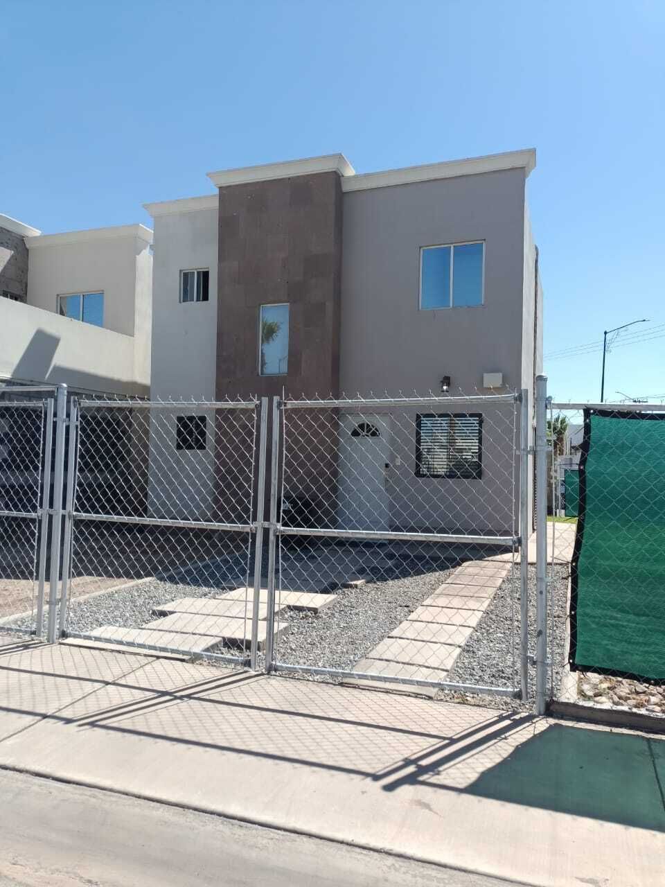 ¡Casa Amueblada en Renta Frente al Parque en San Andrés!