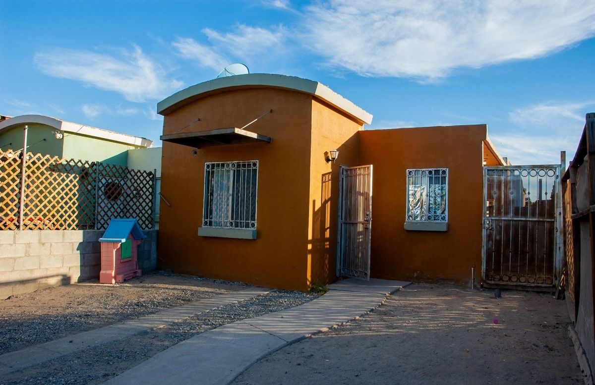 ¡Casa en venta dentro de Lagos del Sol!