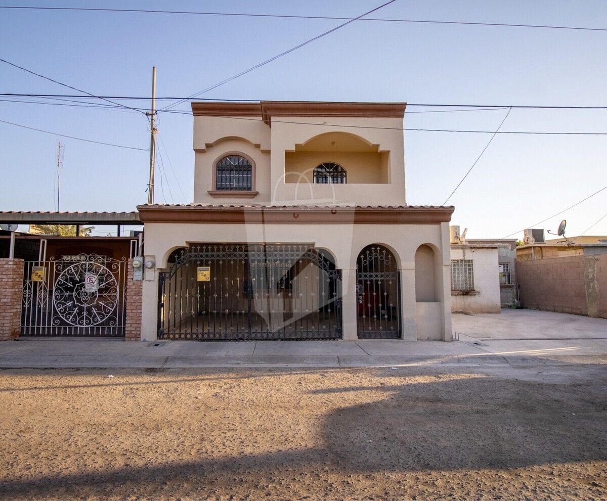 Casa en venta en la Colonia Santa Lucía!