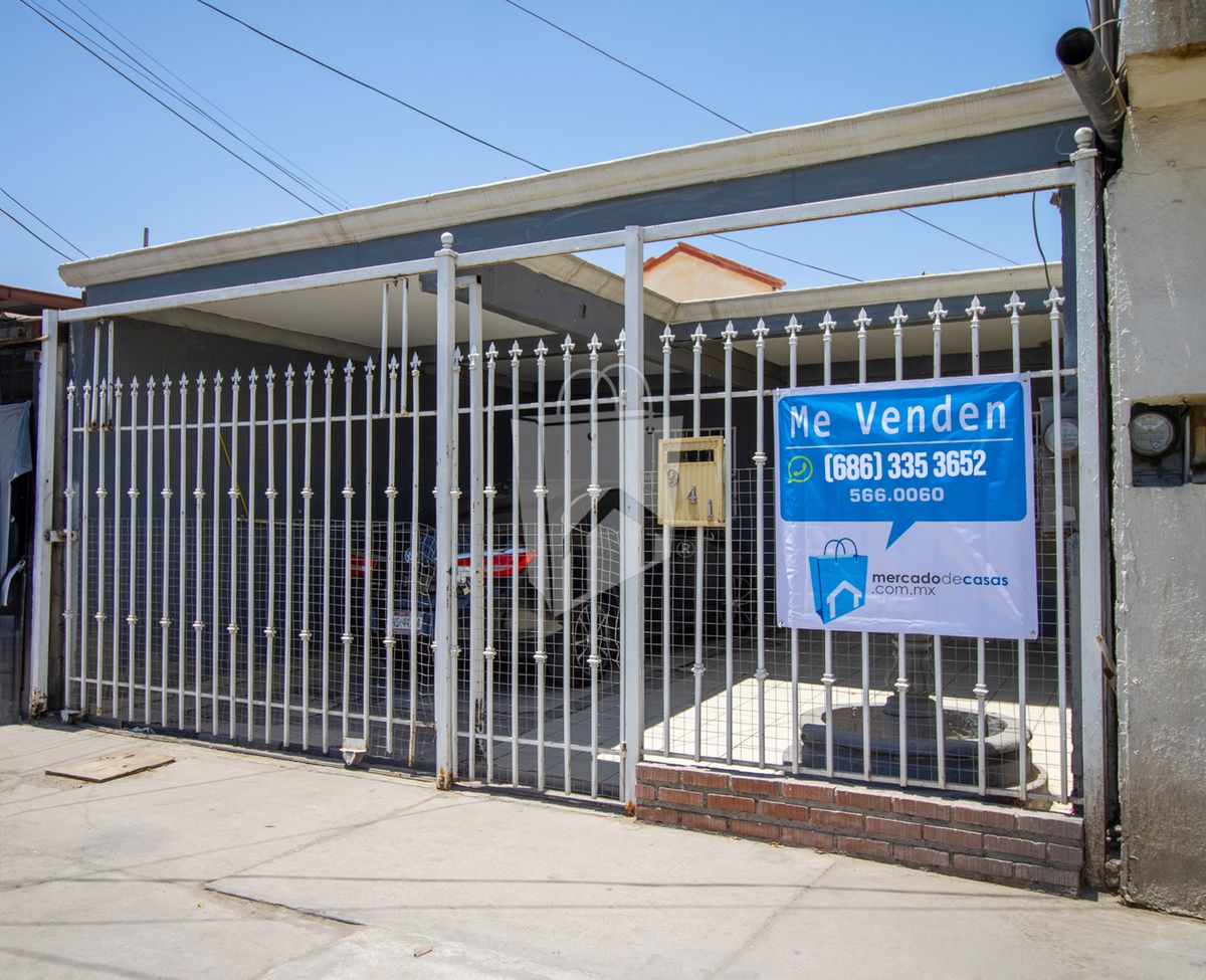 ¡Casa en Venta en Los Naranjos, a 10 Minutos de Costco!