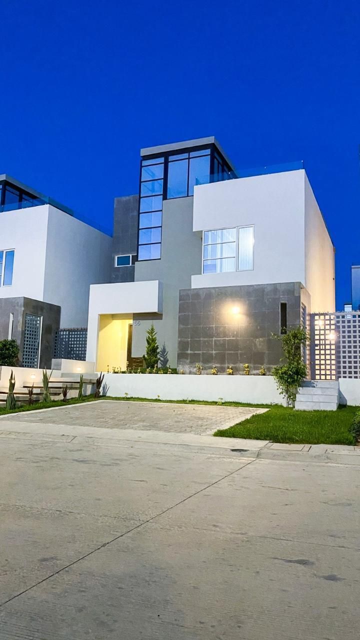 Casa en Venta en Playas de Rosarito con Vista al Mar; Disfruta de una casa