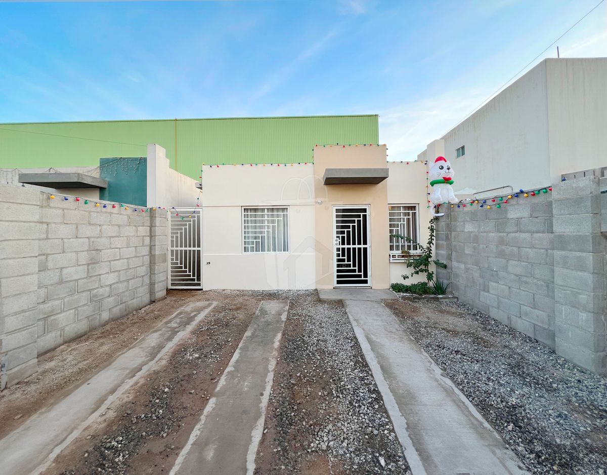 ¡En VENTA casa en Pacífica Residencial!