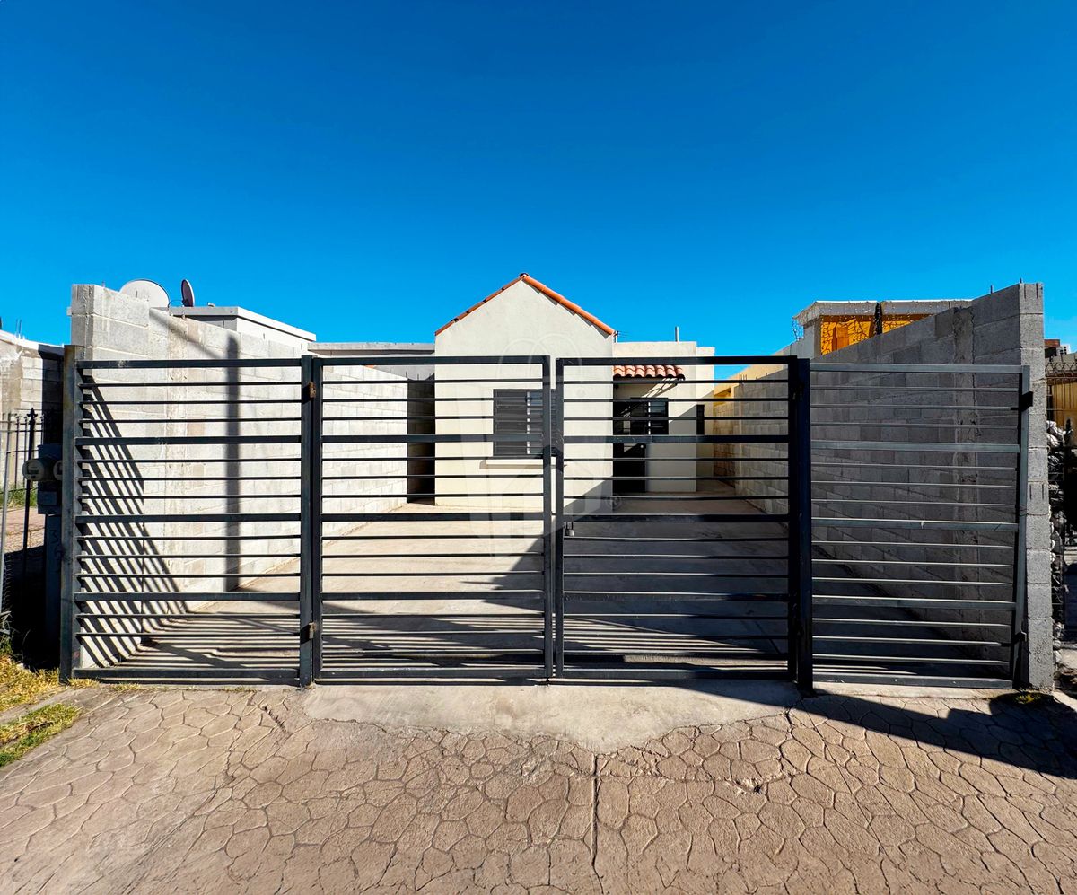 ¡Casa en VENTA en Residencial Sevilla!
