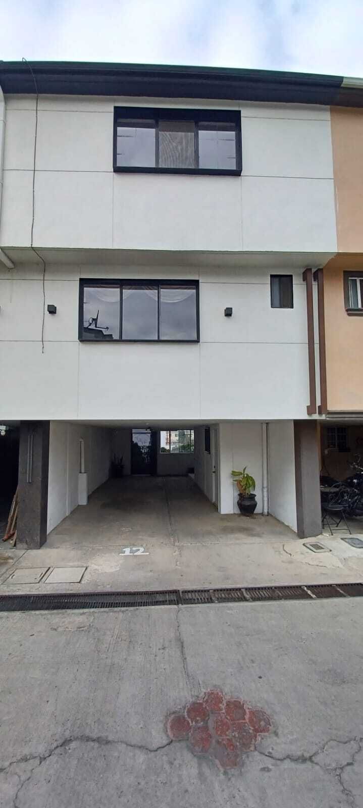 Centrica casa en renta en privada a pasos de Av Ermita, Tijuana