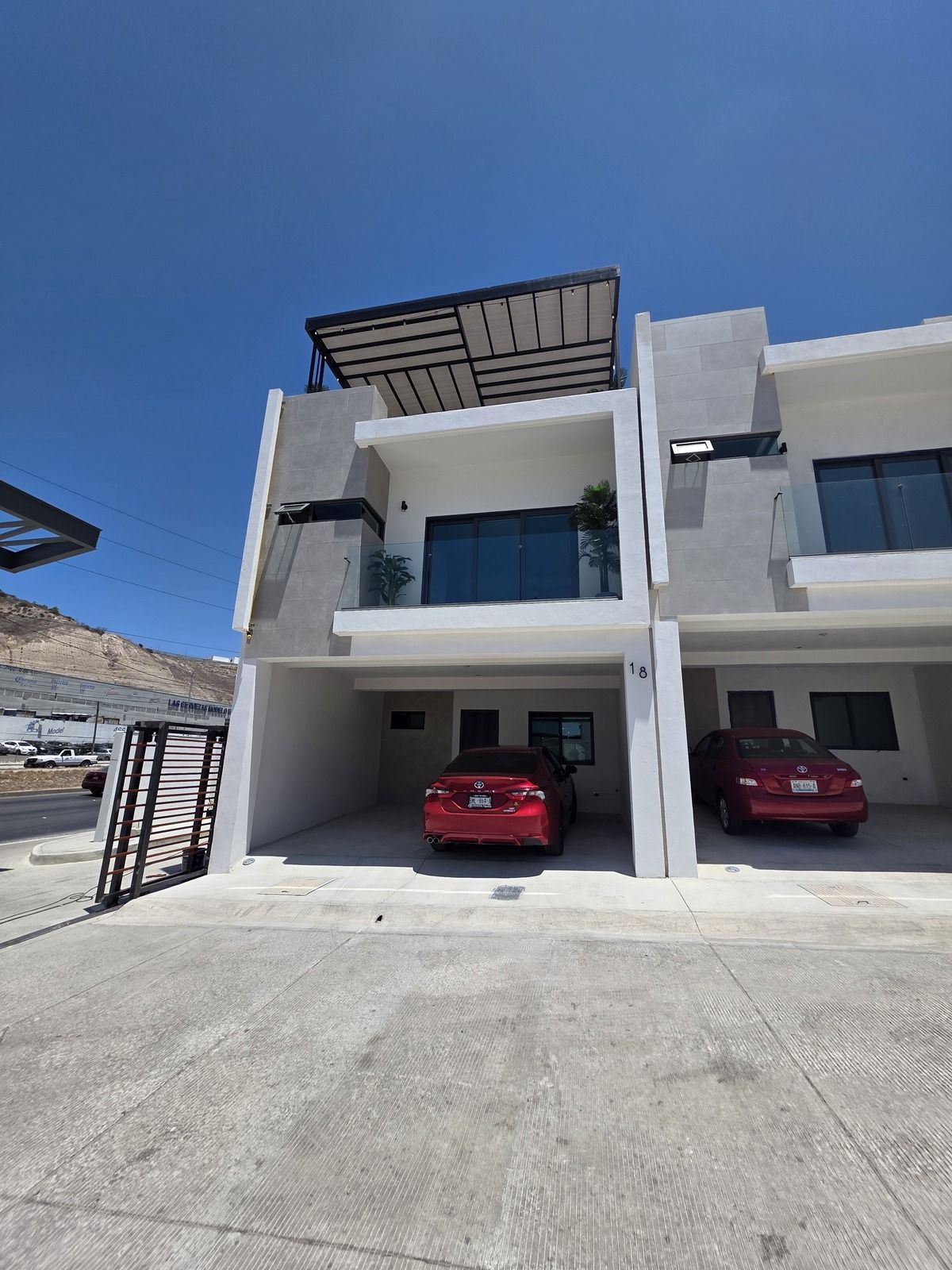 ¡Casa nueva en venta en Loma Dorada!