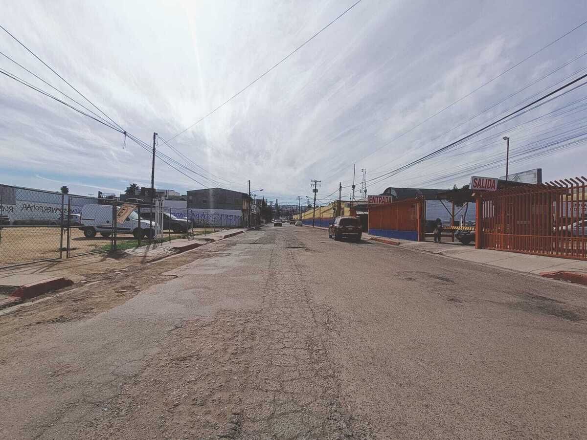 Terreno en venta en colonia  Guadalajara, a un costado de Mercado de Todos!