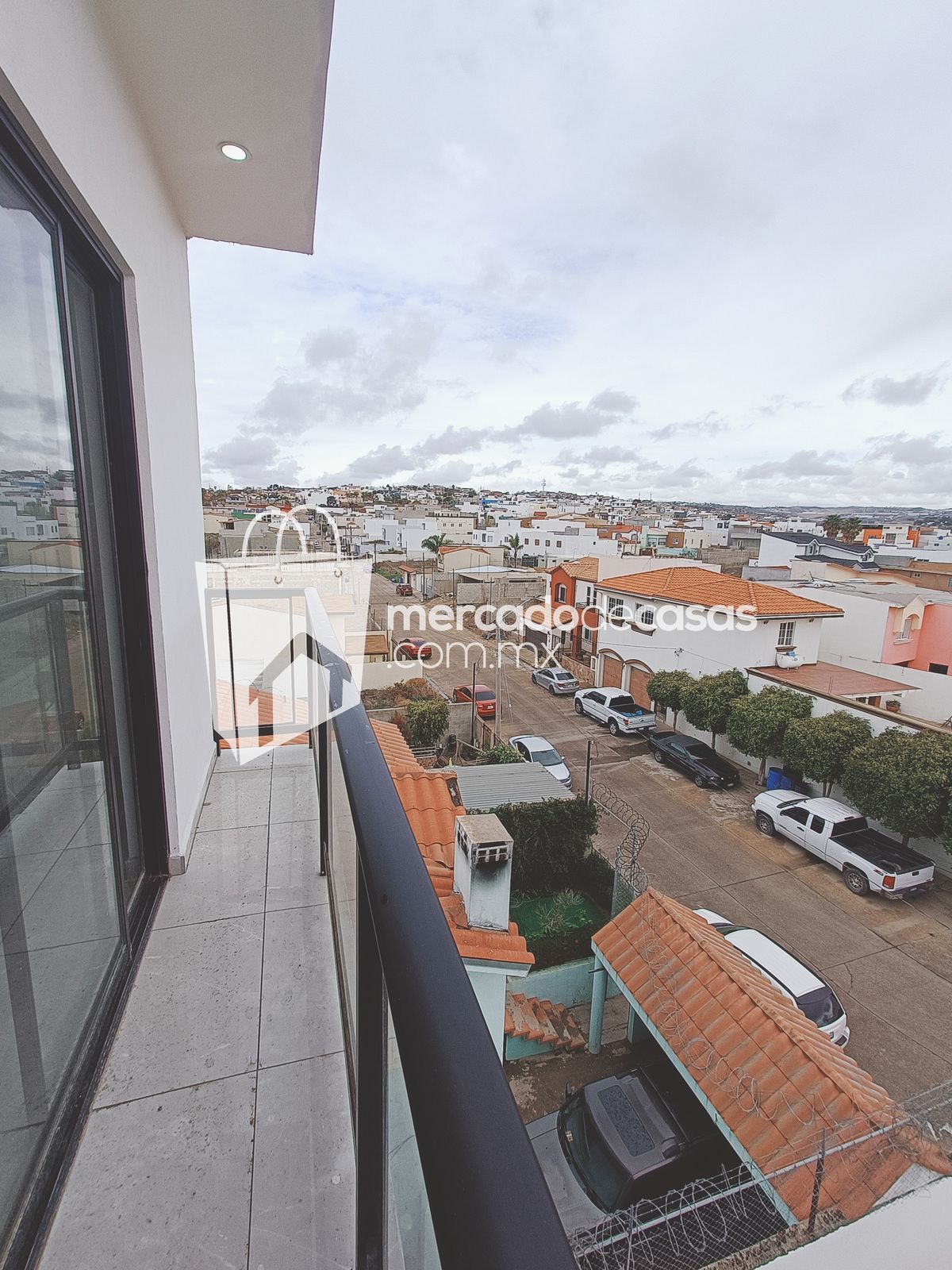 Tu nuevo hogar en Playas de Rosarito! Cerca de todo en privada!