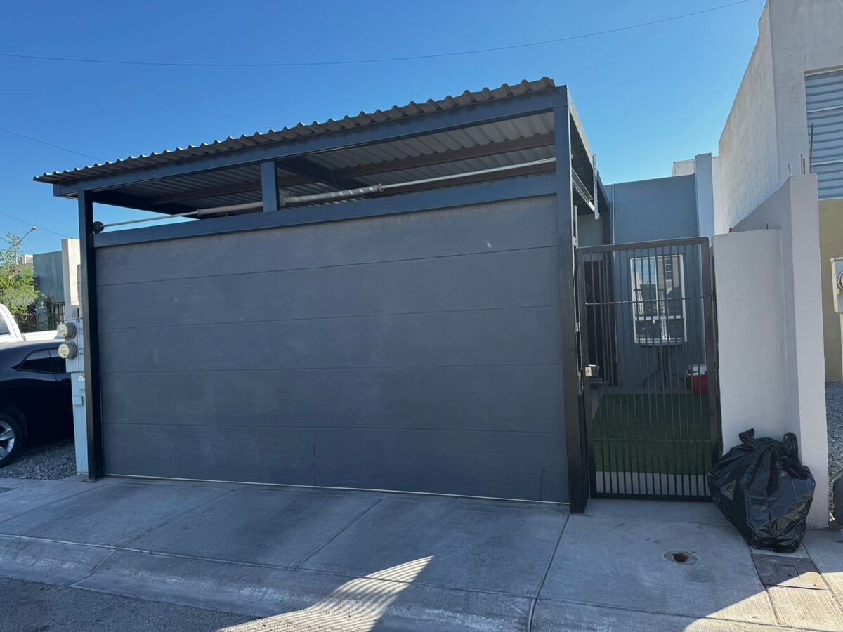 ¡Casa en venta dentro de Pacífica Residencial!