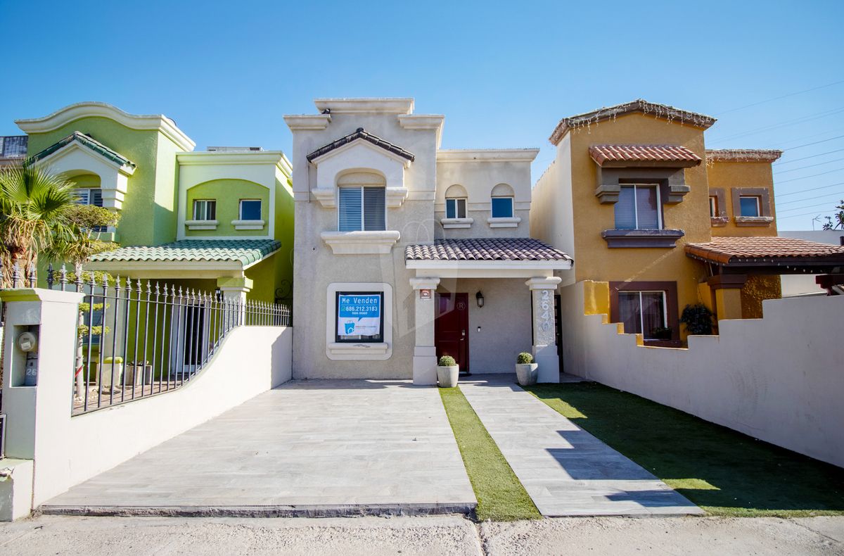 Vive en el Corazón de la Zona Dorada: Casa en Venta en Montecarlo Residencial