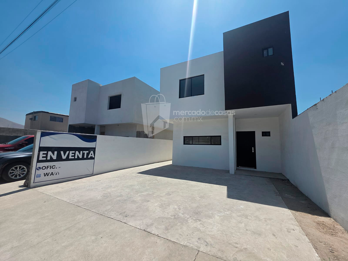 ¡Casas nuevas en VENTA en Col. Los Reyes! A minutos de Blvd. Diaz Ordaz.