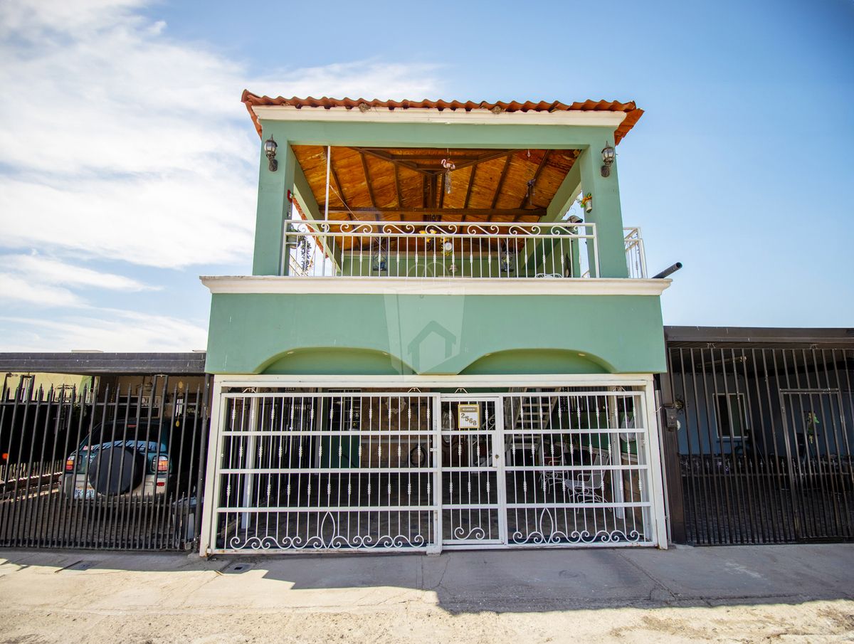 Casa en venta a dos calles de Lázaro Cárdenas y Calle 11