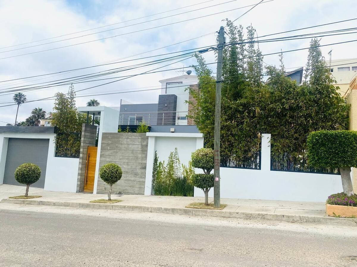 Residencia con espacios amplios en renta en El Mirador