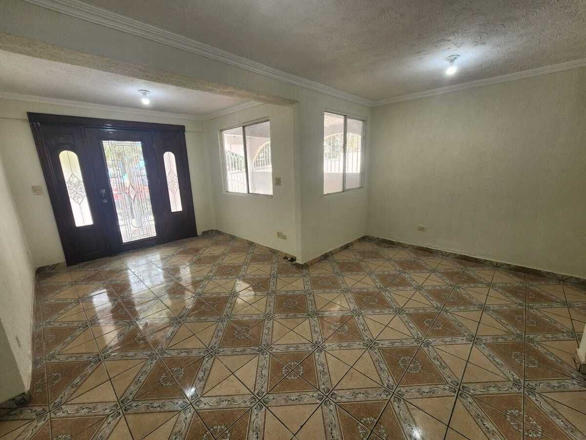 Amplia casa en venta en Real de San Francisco