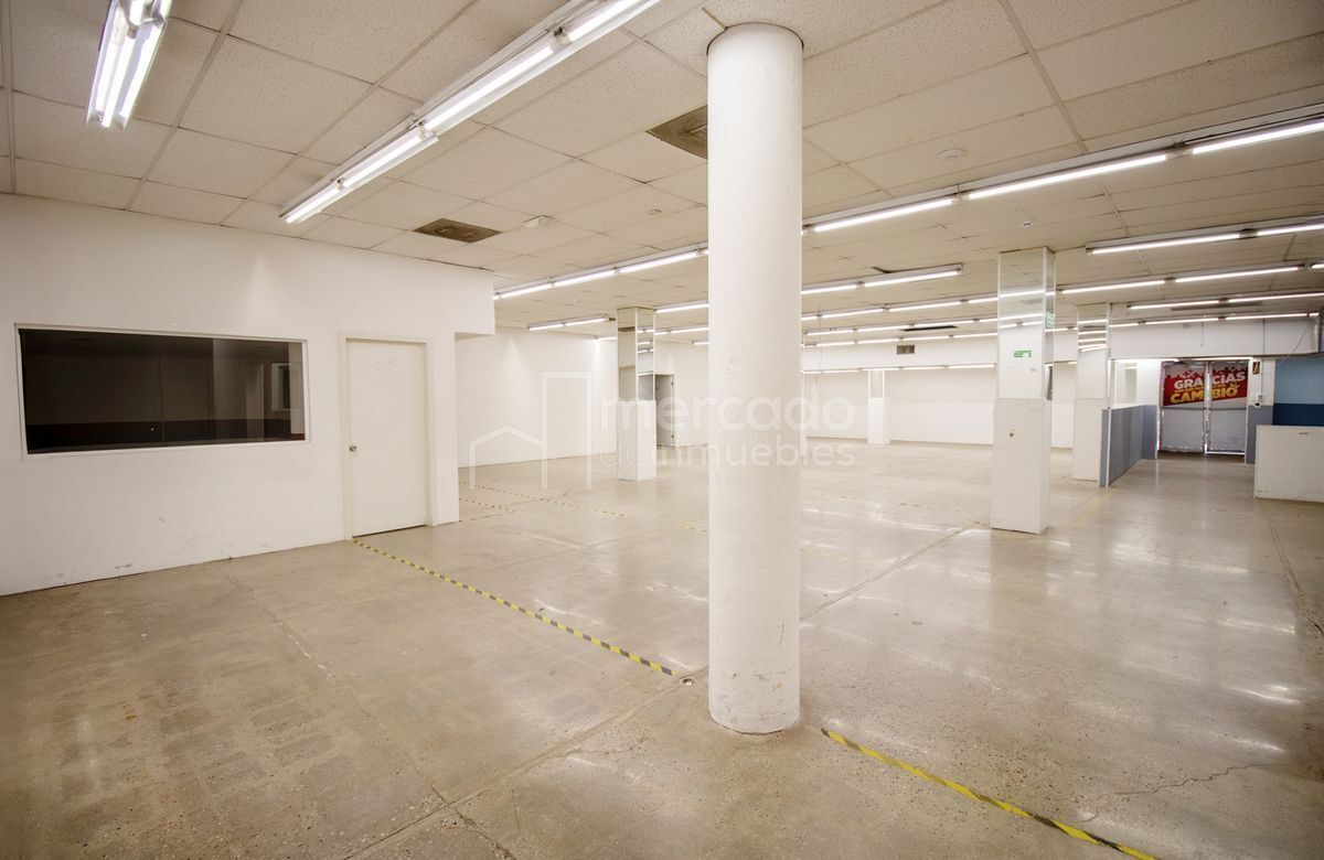 !!Local de 665 m2 en RENTA zona Centro!!