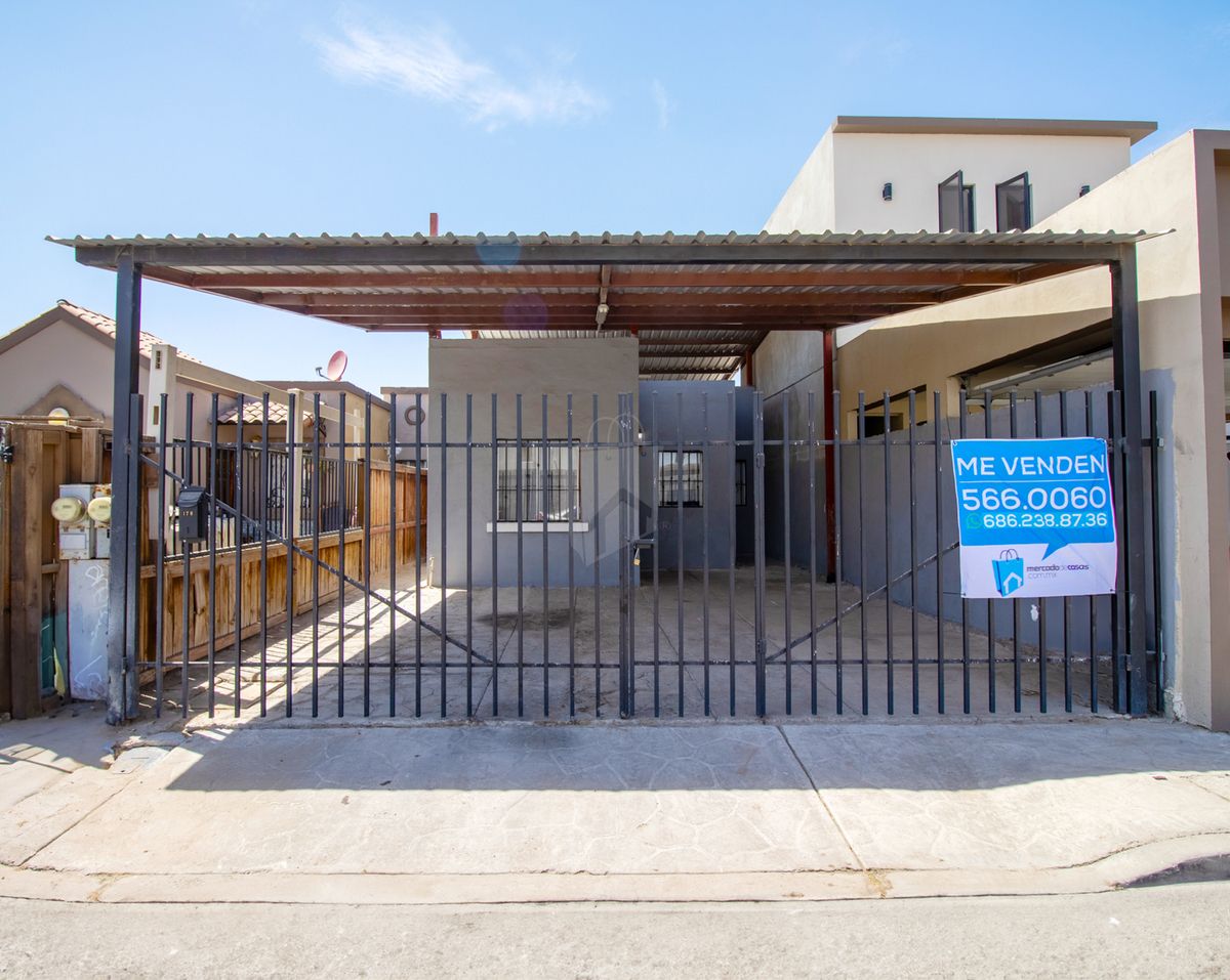 ¡Vive en Sevilla Residencial! – Casa en venta