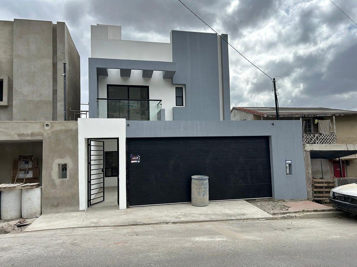 Casa en Venta en Col. Azteca a minutos de Blvd Insurgentes