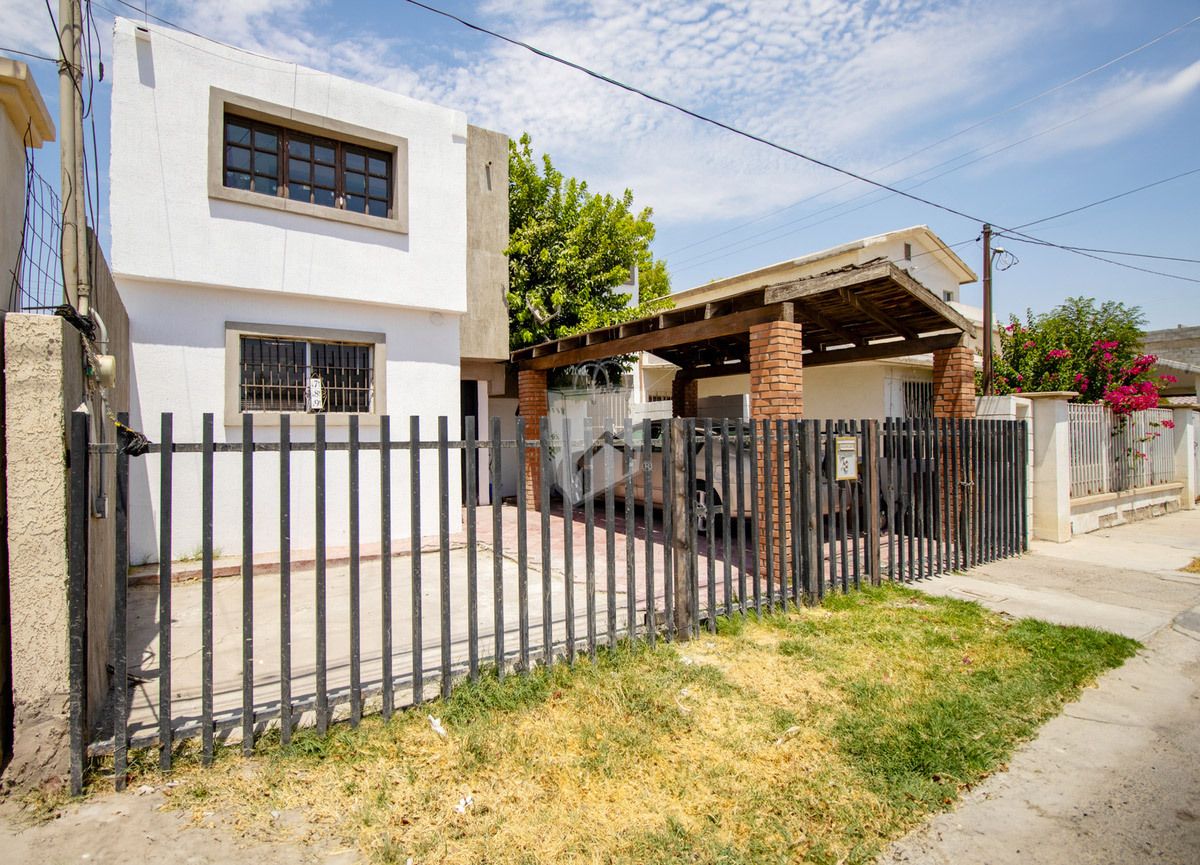 Casa en venta en Jardines del Lago