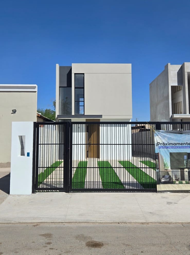Estrena casa a unos minutos de la Zona Dorada | Casas en venta en Col. Imperial