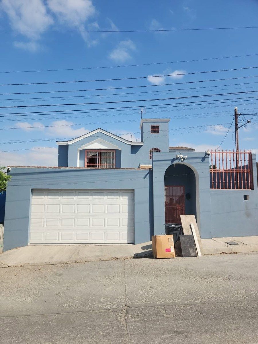 Casa en renta en Ampliación Guaycura a 5 min de Macroplaza