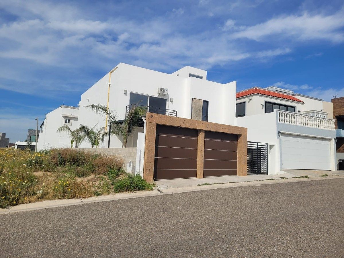 Casa seminueva en renta en Punta Azul