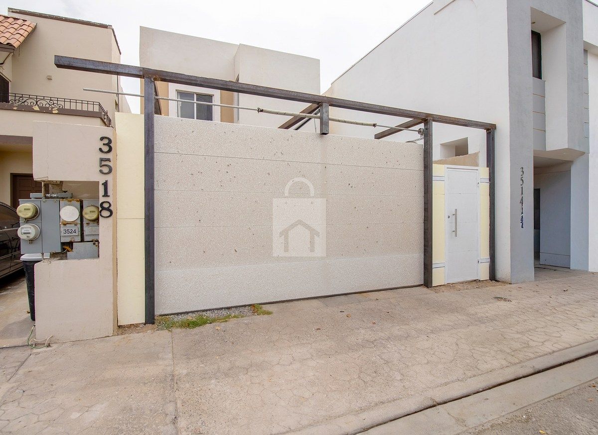 Haz de Esta Casa tu Nuevo Hogar | Casa en Venta en Sevilla Residencial